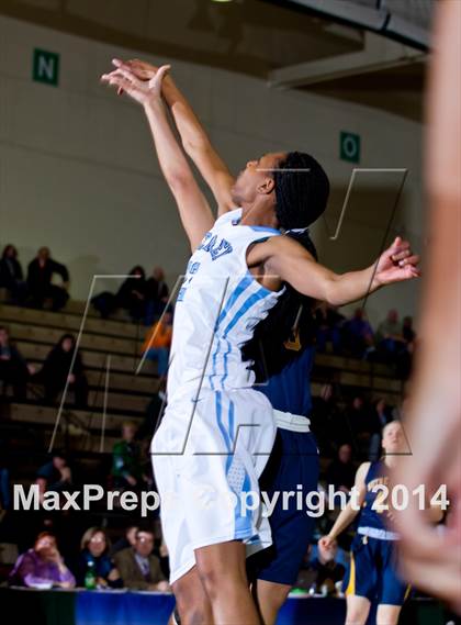 Thumbnail 3 in Bishop Kearney vs. Notre Dame (NYSPHSAA Class B Final) photogallery.