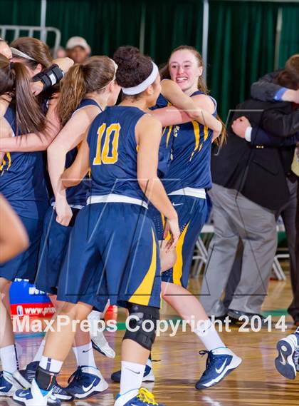 Thumbnail 3 in Bishop Kearney vs. Notre Dame (NYSPHSAA Class B Final) photogallery.