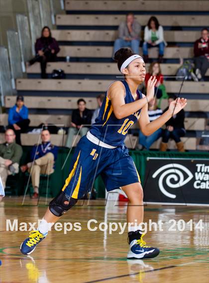 Thumbnail 2 in Bishop Kearney vs. Notre Dame (NYSPHSAA Class B Final) photogallery.