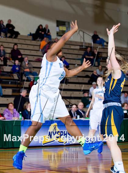 Thumbnail 3 in Bishop Kearney vs. Notre Dame (NYSPHSAA Class B Final) photogallery.