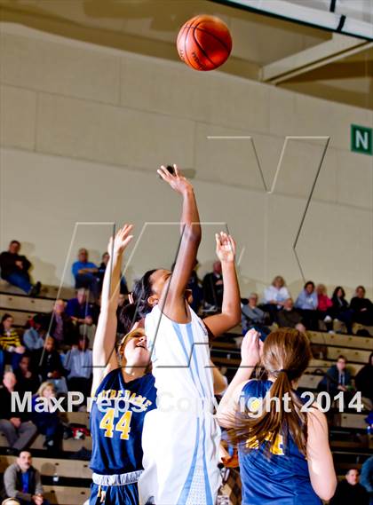 Thumbnail 1 in Bishop Kearney vs. Notre Dame (NYSPHSAA Class B Final) photogallery.