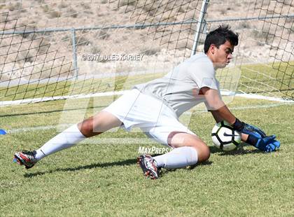 Thumbnail 2 in Sierra Vista vs Bishop Gorman photogallery.