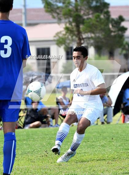 Thumbnail 3 in Sierra Vista vs Bishop Gorman photogallery.