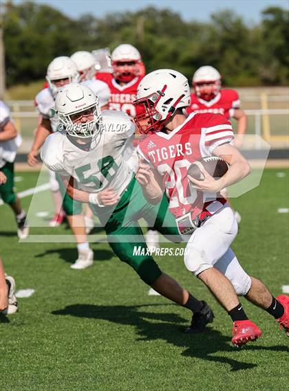 Thumbnail 2 in Hico vs Santo (scrimmage) photogallery.