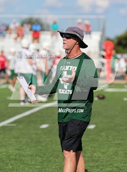 Thumbnail 3 in Hico vs Santo (scrimmage) photogallery.