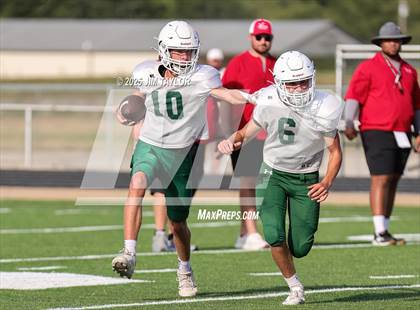 Thumbnail 3 in Hico vs Santo (scrimmage) photogallery.