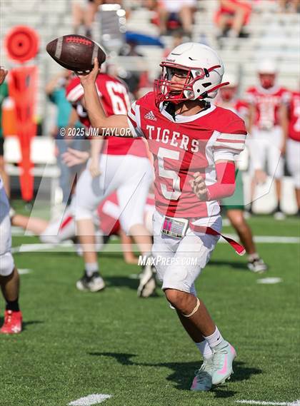 Thumbnail 3 in Hico vs Santo (scrimmage) photogallery.