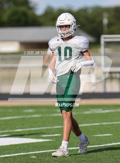 Thumbnail 2 in Hico vs Santo (scrimmage) photogallery.