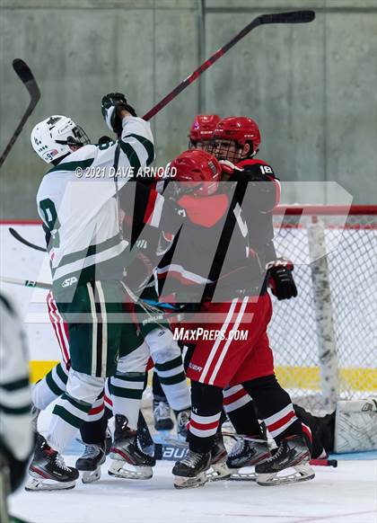 Thumbnail 2 in Frederick Gunn vs. New Hampton School (Exeter Invitational) photogallery.