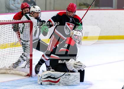Thumbnail 1 in Frederick Gunn vs. New Hampton School (Exeter Invitational) photogallery.
