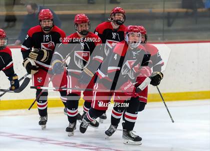 Thumbnail 3 in Frederick Gunn vs. New Hampton School (Exeter Invitational) photogallery.