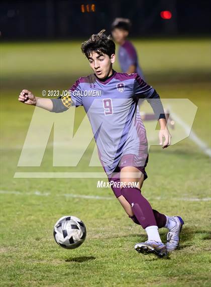 Thumbnail 2 in Marshall vs Lee photogallery.