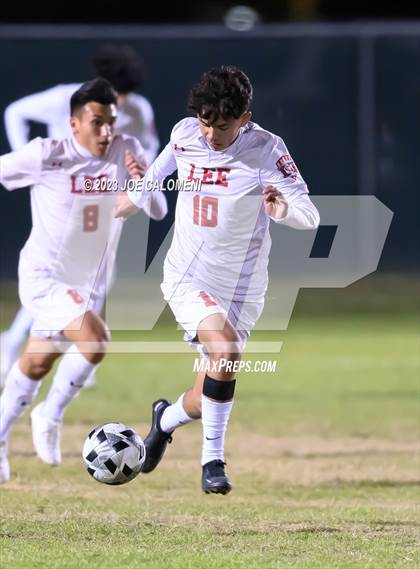 Thumbnail 2 in Marshall vs Lee photogallery.