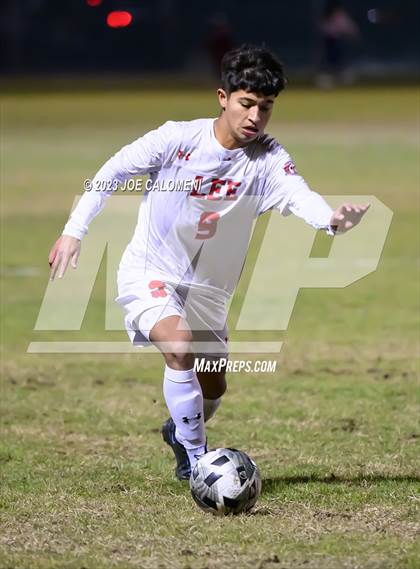 Thumbnail 3 in Marshall vs Lee photogallery.