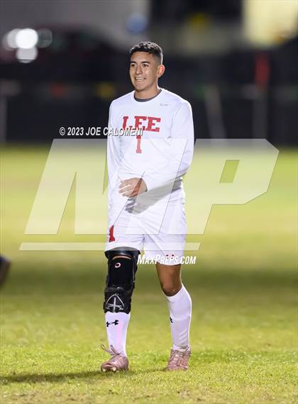 Thumbnail 2 in Marshall vs Lee photogallery.