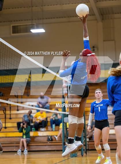 Thumbnail 3 in Triton @ Pine Forest photogallery.