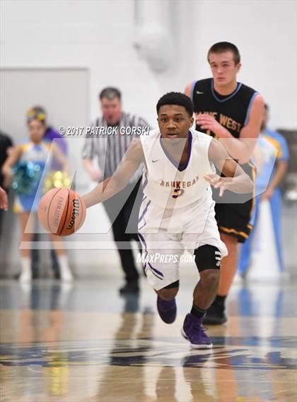 Thumbnail 2 in Maine West vs Waukegan (IHSA 4A Regional Semifinal) photogallery.