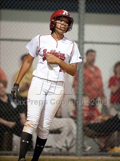 Thumbnail 1 in Humble vs Bellaire (UIL 5A Region III Playoffs) photogallery.