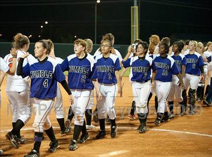 Thumbnail 2 in Humble vs Bellaire (UIL 5A Region III Playoffs) photogallery.