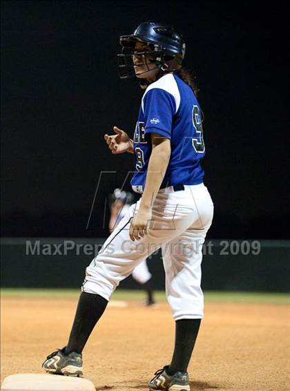 Thumbnail 2 in Humble vs Bellaire (UIL 5A Region III Playoffs) photogallery.