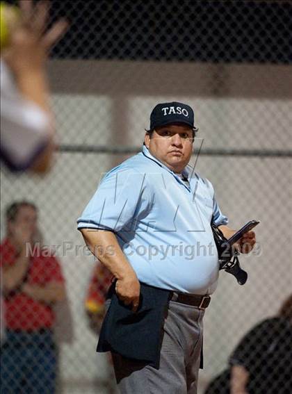 Thumbnail 1 in Humble vs Bellaire (UIL 5A Region III Playoffs) photogallery.