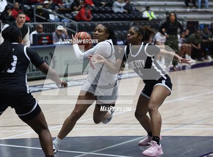 Thumbnail 2 in Duncanville @ Cedar Hill (UIL 6A D1 Regional Finals) photogallery.
