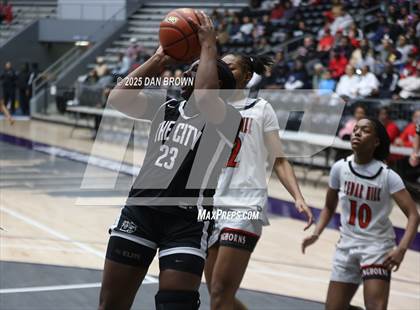 Thumbnail 1 in Duncanville @ Cedar Hill (UIL 6A D1 Regional Finals) photogallery.