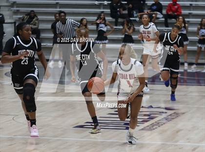 Thumbnail 1 in Duncanville @ Cedar Hill (UIL 6A D1 Regional Finals) photogallery.