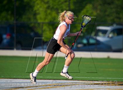 Thumbnail 1 in Manhasset vs Garden City (Section 8 Class B Final) photogallery.