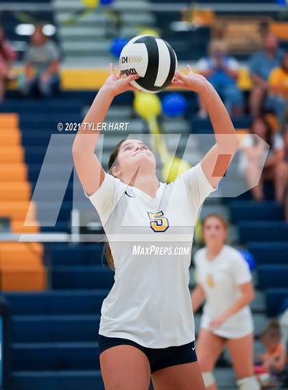 Thumbnail 1 in JV: Decatur Central @ Mooresville photogallery.