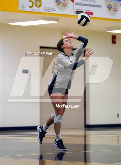 Thumbnail 2 in JV: Decatur Central @ Mooresville photogallery.
