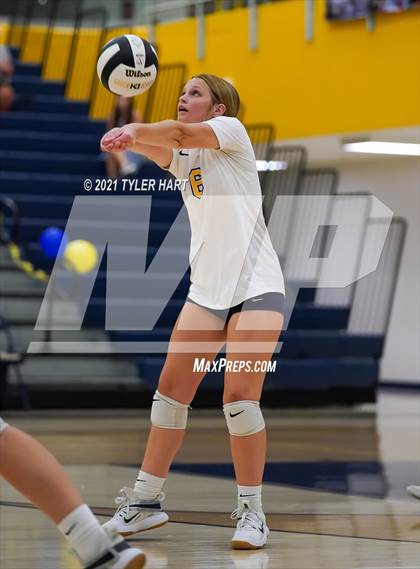 Thumbnail 2 in JV: Decatur Central @ Mooresville photogallery.