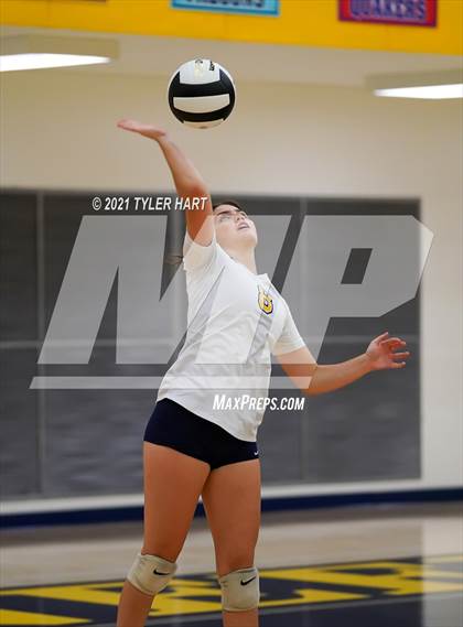 Thumbnail 3 in JV: Decatur Central @ Mooresville photogallery.