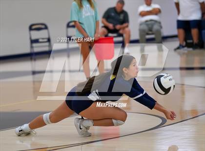 Thumbnail 2 in JV: Decatur Central @ Mooresville photogallery.