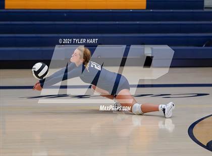 Thumbnail 1 in JV: Decatur Central @ Mooresville photogallery.