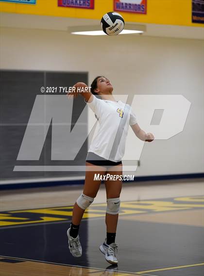 Thumbnail 2 in JV: Decatur Central @ Mooresville photogallery.
