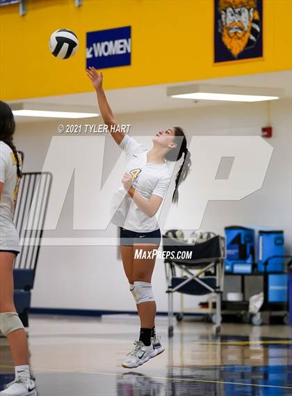 Thumbnail 2 in JV: Decatur Central @ Mooresville photogallery.