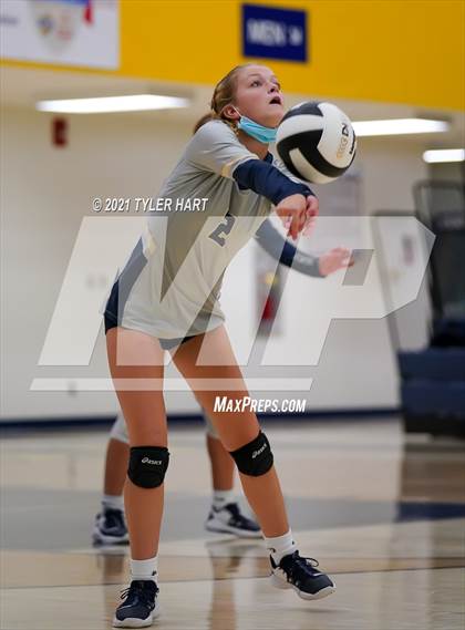 Thumbnail 3 in JV: Decatur Central @ Mooresville photogallery.