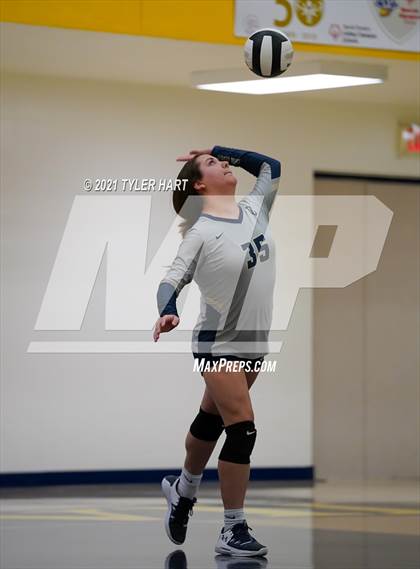 Thumbnail 1 in JV: Decatur Central @ Mooresville photogallery.
