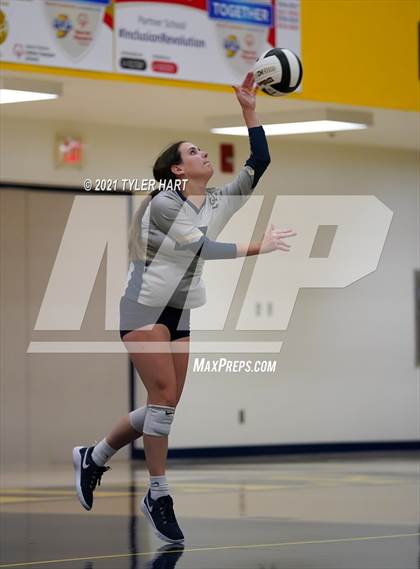Thumbnail 1 in JV: Decatur Central @ Mooresville photogallery.