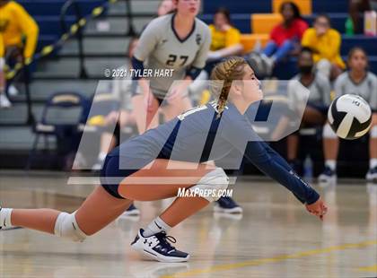 Thumbnail 3 in JV: Decatur Central @ Mooresville photogallery.