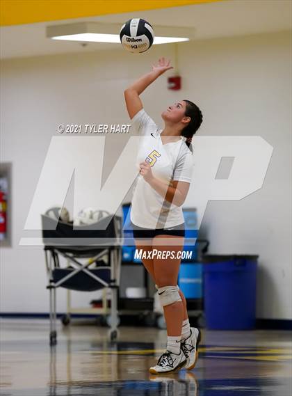 Thumbnail 2 in JV: Decatur Central @ Mooresville photogallery.