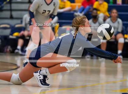 Thumbnail 1 in JV: Decatur Central @ Mooresville photogallery.