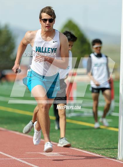 Thumbnail 2 in Fernley Invitational (4X800M Relay) photogallery.