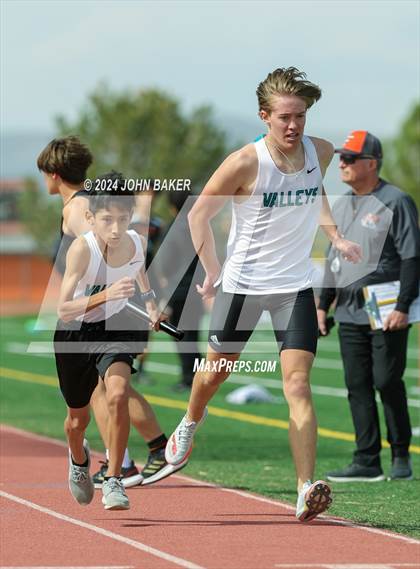 Thumbnail 2 in Fernley Invitational (4X800M Relay) photogallery.