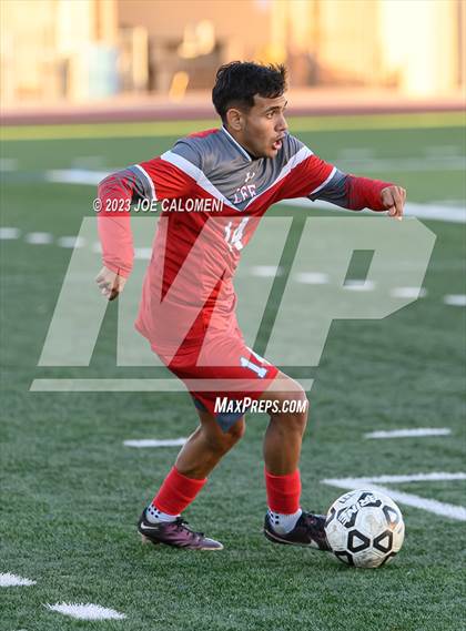 Thumbnail 2 in Lee vs Reagan photogallery.