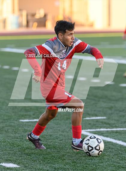 Thumbnail 3 in Lee vs Reagan photogallery.
