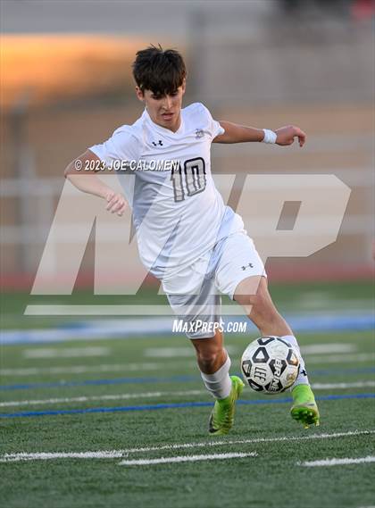Thumbnail 3 in Lee vs Reagan photogallery.