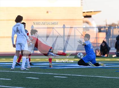 Thumbnail 2 in Lee vs Reagan photogallery.