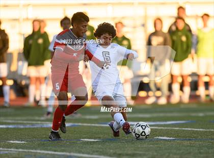 Thumbnail 1 in Lee vs Reagan photogallery.